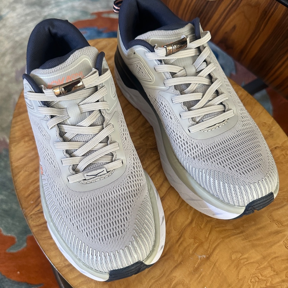 Gray Athletic Shoes with Textured Knit and Cushioned Midsole